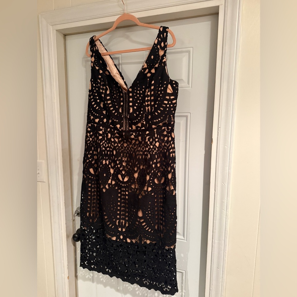City Chic Black Lace Dress w/ Nude Lining – Size M / 18 – New with Tags